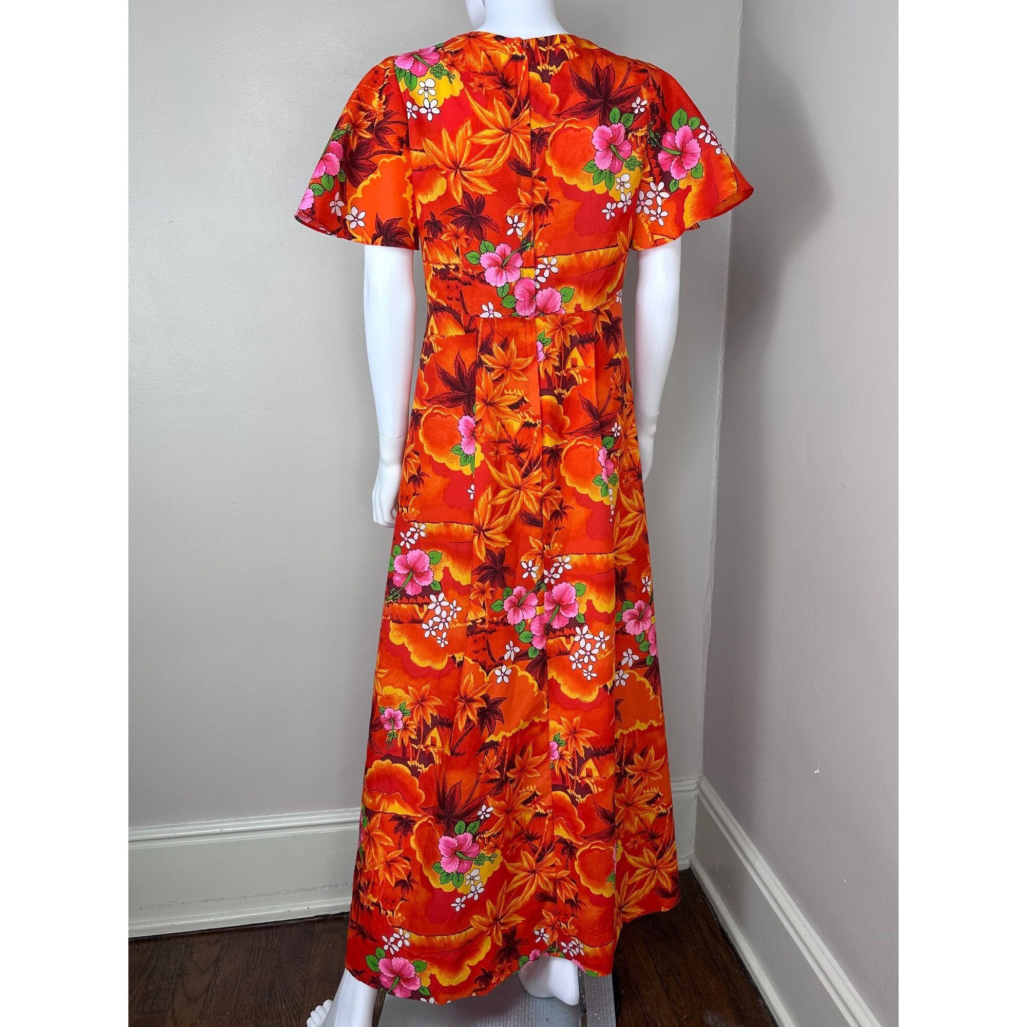 Vintage 1970s Orange Tropical Floral Maxi Dress, Royal Hawaiian Size M/L Vintage 1970s Orange Tropical Floral Maxi Dress, Royal Hawaiian Size M/L