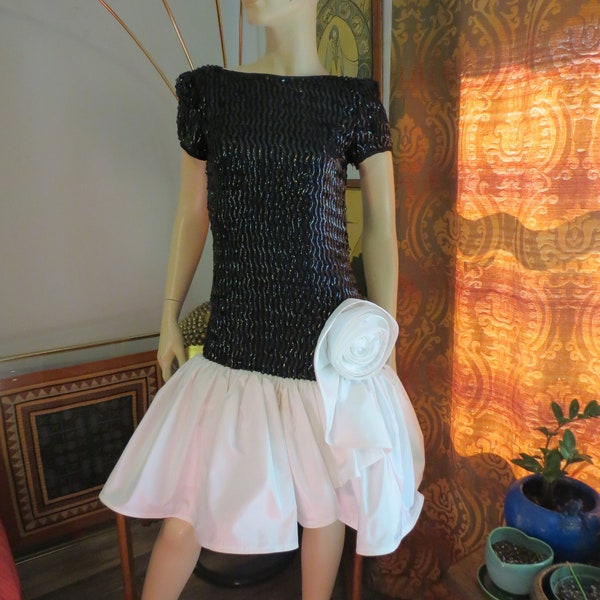 Vintage Lilli Diamond 80s Black and White Dress Cocktail Party Sequins Rosette Bubble Skirt