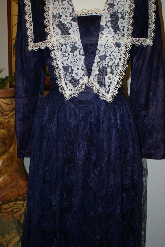 Gunne Sax Jessica McClintock Navy Blue Lace Bib M… - image 3