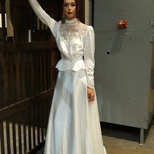 Victorian Style Wedding Dress Peplum Bridal Gown Vintage 1980s