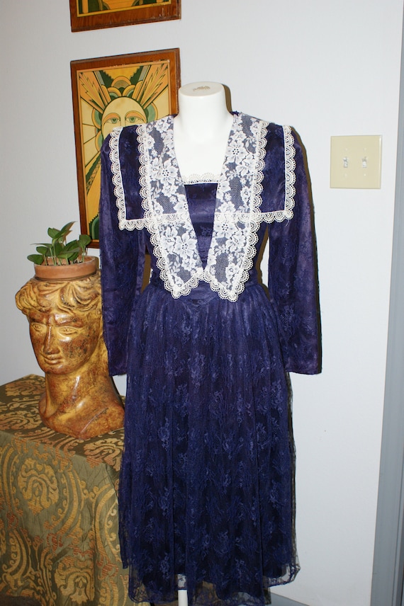 Gunne Sax Jessica McClintock Navy Blue Lace Bib M… - image 1