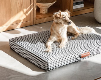 Cama para perros moderna de pata de gallo, Colchón ortopédico lavable, Funda de repuesto en blanco y negro con asa de viaje