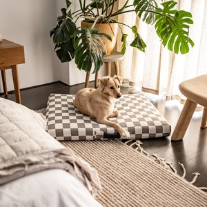 Checker Pattern Orthopedic Dog Bed with Portable Handle image 4