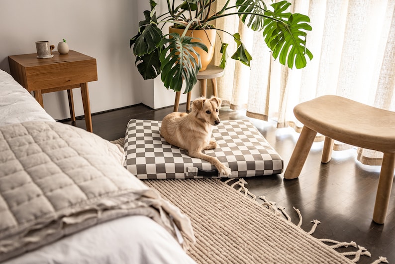 Checker Pattern Orthopedic Dog Bed with Portable Handle image 4
