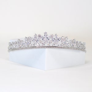 Swarovski bruiloft tiara, bruids kroon tiara, bloemen bladeren kristallen bruiloft tiara, kristallen bruids tiara, kristallen bruiloft kroon, tiara bruid