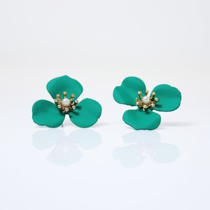 Three Petal Green Flower Pearl Earrings, Bridal Jewelry, Bridal Stud Earrings, Bridal Earrings, Statement Earrings, Bridesmaid Earring.