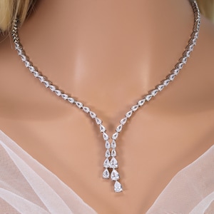 Swarovski Crystals Exquisite Teardrop Necklace and Earrings Set, Long Bridal Earrings And Necklace, Statement Earrings Cz Necklace Set.