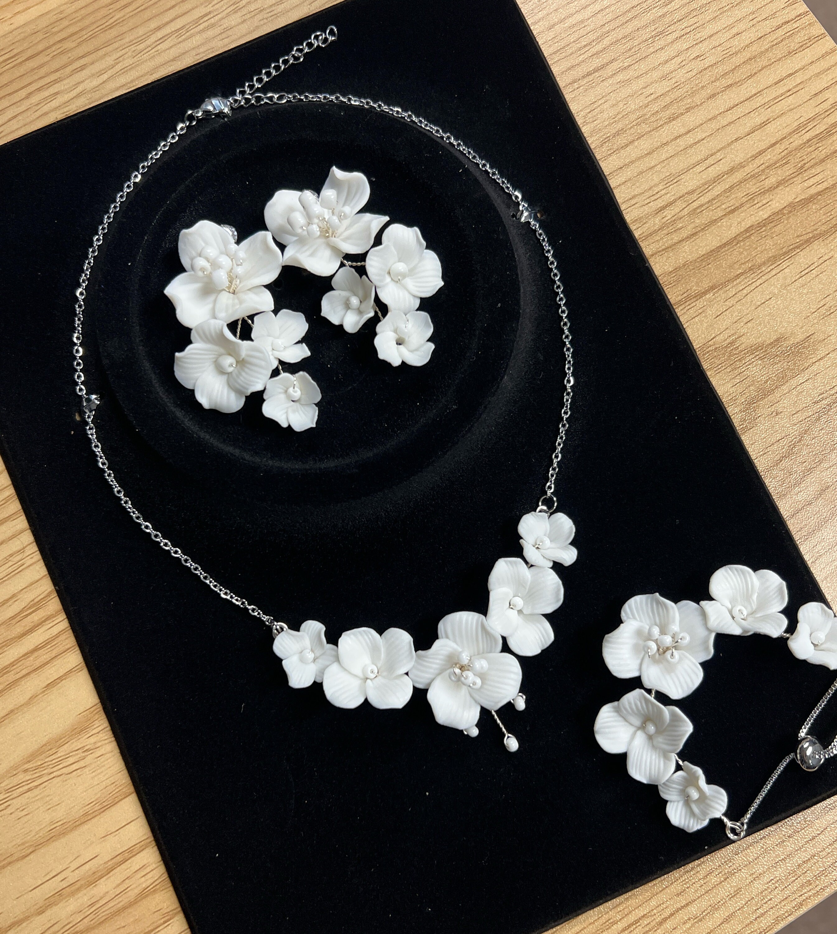 Ceramic White Flower Flowers Pearl Hair Comb, Bridal Hair  display picture 1