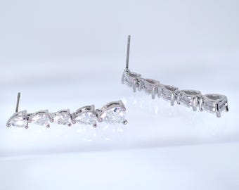 Conjunto de collar y pendientes con forma de lágrima exquisitos