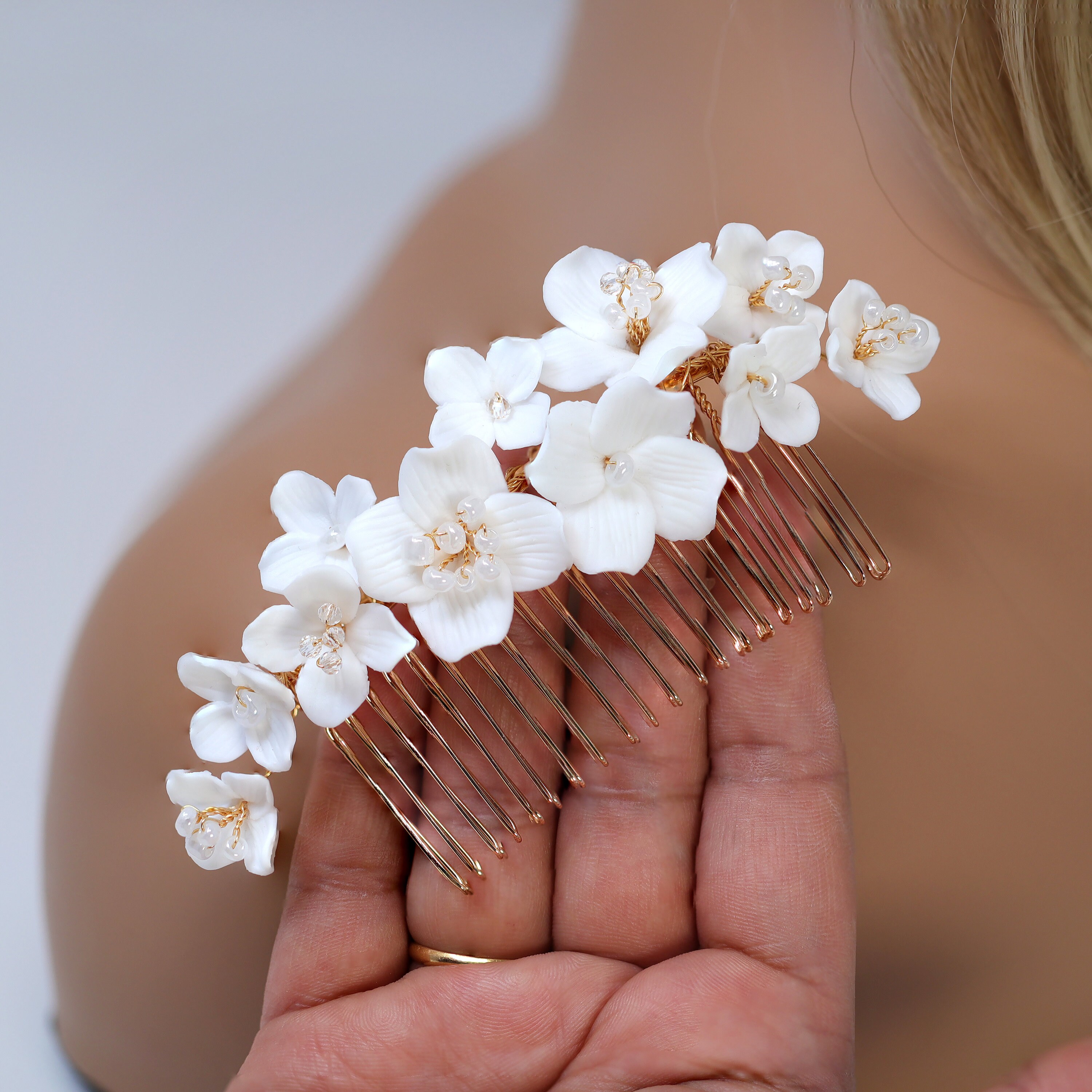 Ceramic White Flowers Pearl Hair Comb, Bridal Gold Finish  display picture 2