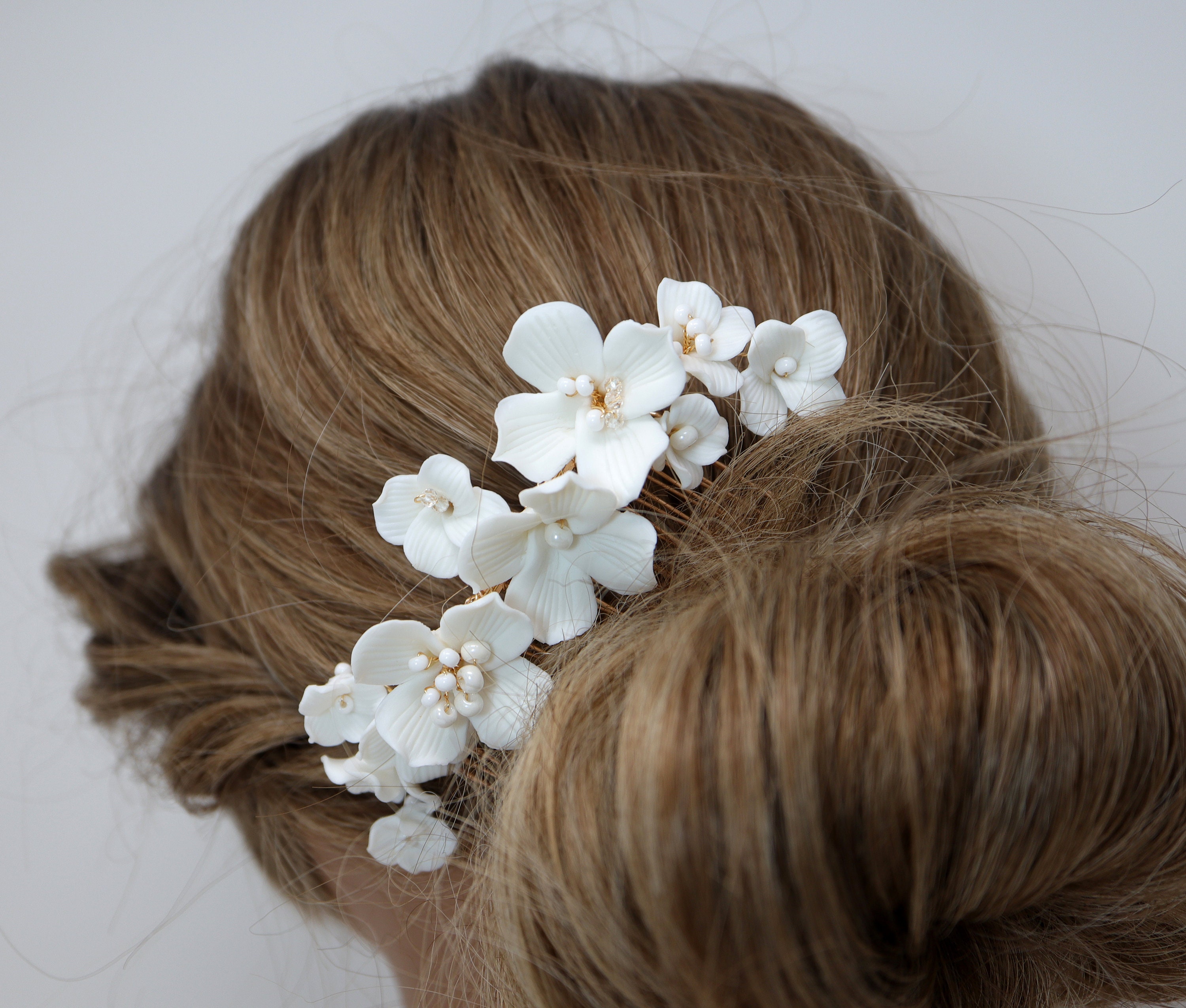 NWT Rachel Chaprunne Set of 8 White Ceramic Flower Hairpins with Pearl Details Paradise Ivory Ceramic Flower Hair Pins main image 2