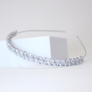 Cristais Swarovski, delicadas folhas de videira, faixa de cabelo de videira, faixa de cabelo de noiva, delicada faixa de cabeça, acessórios para cabelo.