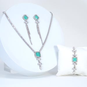 Swarovski Crystal Sea Green Diamond Leaves Drop Elegant Pendant Necklace set, Gift for her, Bride Necklace, Wedding Necklace Set Cz