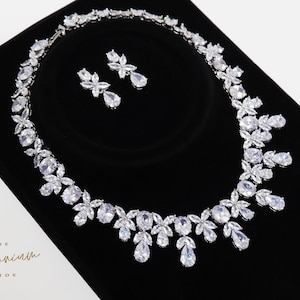 Swarovski crystals Luxury Water Drop And Flower Crystal Necklace, Bridal Necklace Set, Bridal Jewelry