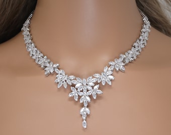 Diamant / Swarovski Kristall Elegante Blumenrebe Tropfen Halskette Set, Lange Braut Schmuck Set, Kristall Braut Ohrringe, Statement Ohrringe
