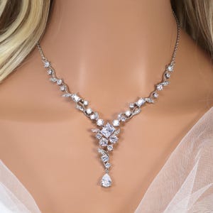 Swarovski Crystal Vine Leaves Drop Necklace Set  , Bridal Jewelry, Bridal Earrings And Necklace, Statement Earrings Cz Necklace Set