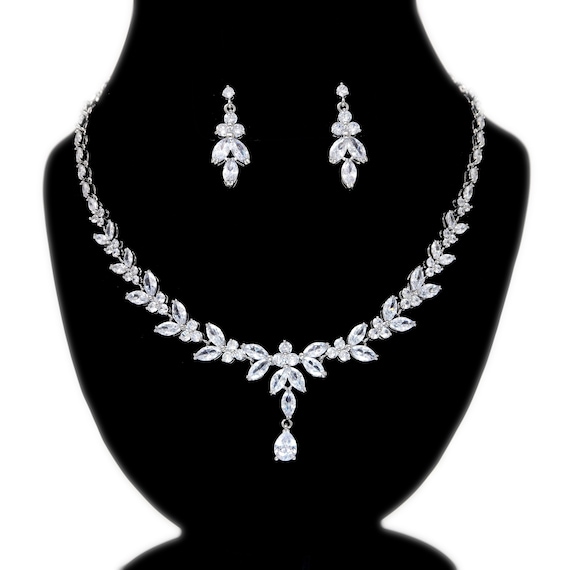 Swarovski Crystal Luxury Flower Diamond crystal Necklace Bridal