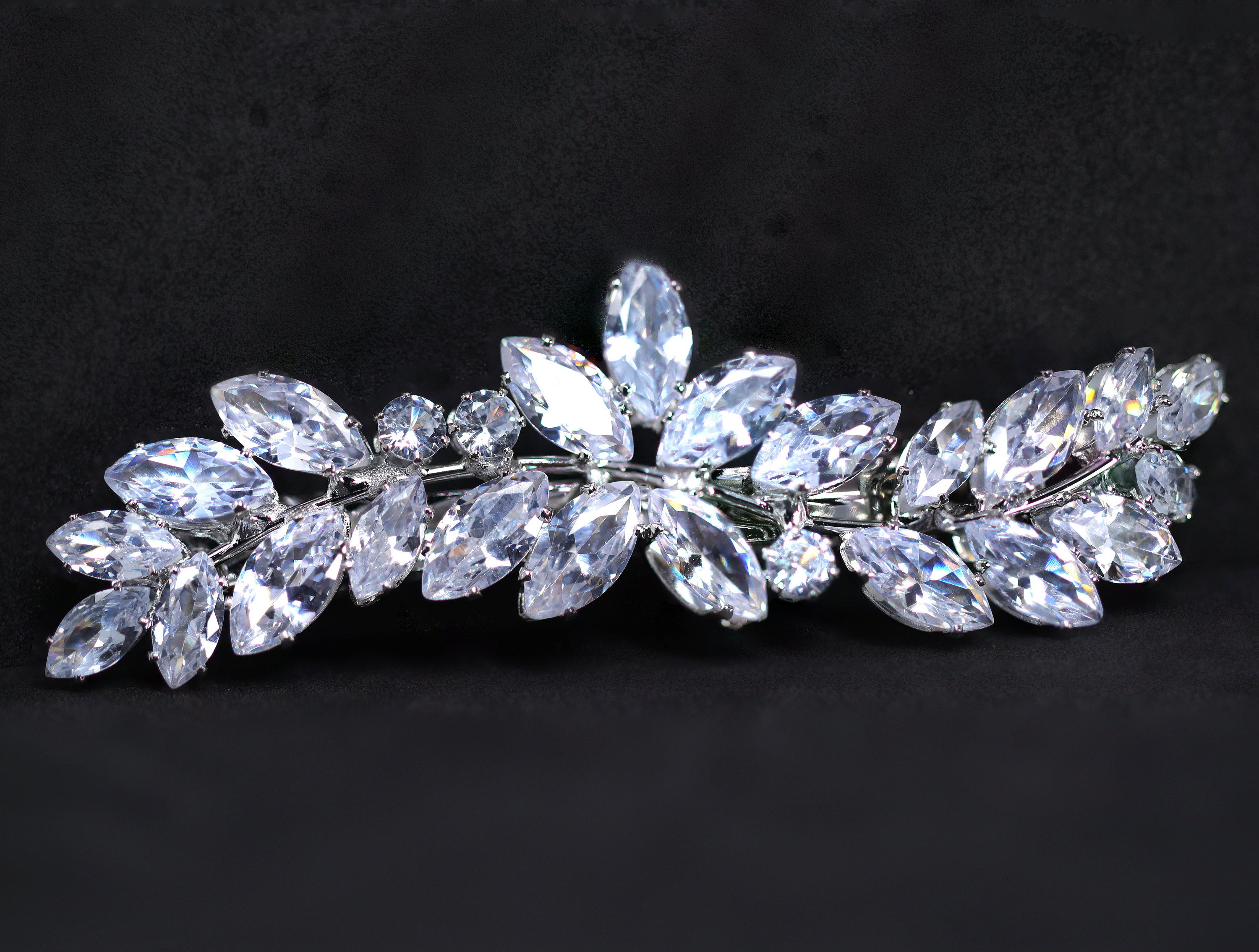 MADE IN FRANCE FOLIAGE LEAF WHITE STONE SILVER HAIR Clip GORG RARE ROMANTIC Ivory and Co Summer Breeze Silver Enamelled Leaf and Pearl  main image 3