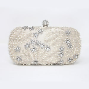Bolso de mano de boda con bordado de hojas de cristal y perlas en beige, bolso de noche, bolso de mano para boda, bolso de novia, bolso cruzado en beige.