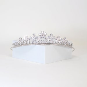 Swarovski wedding tiara, bridal crown tiara, Floral crystal wedding tiara, crystal bridal tiara, crystal wedding crown, tiara bride