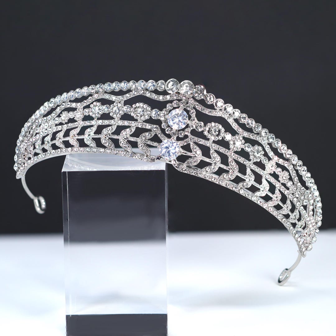Luxury Swarovski Crystals & Cubic Zirconia Floral Leaves  display picture 3