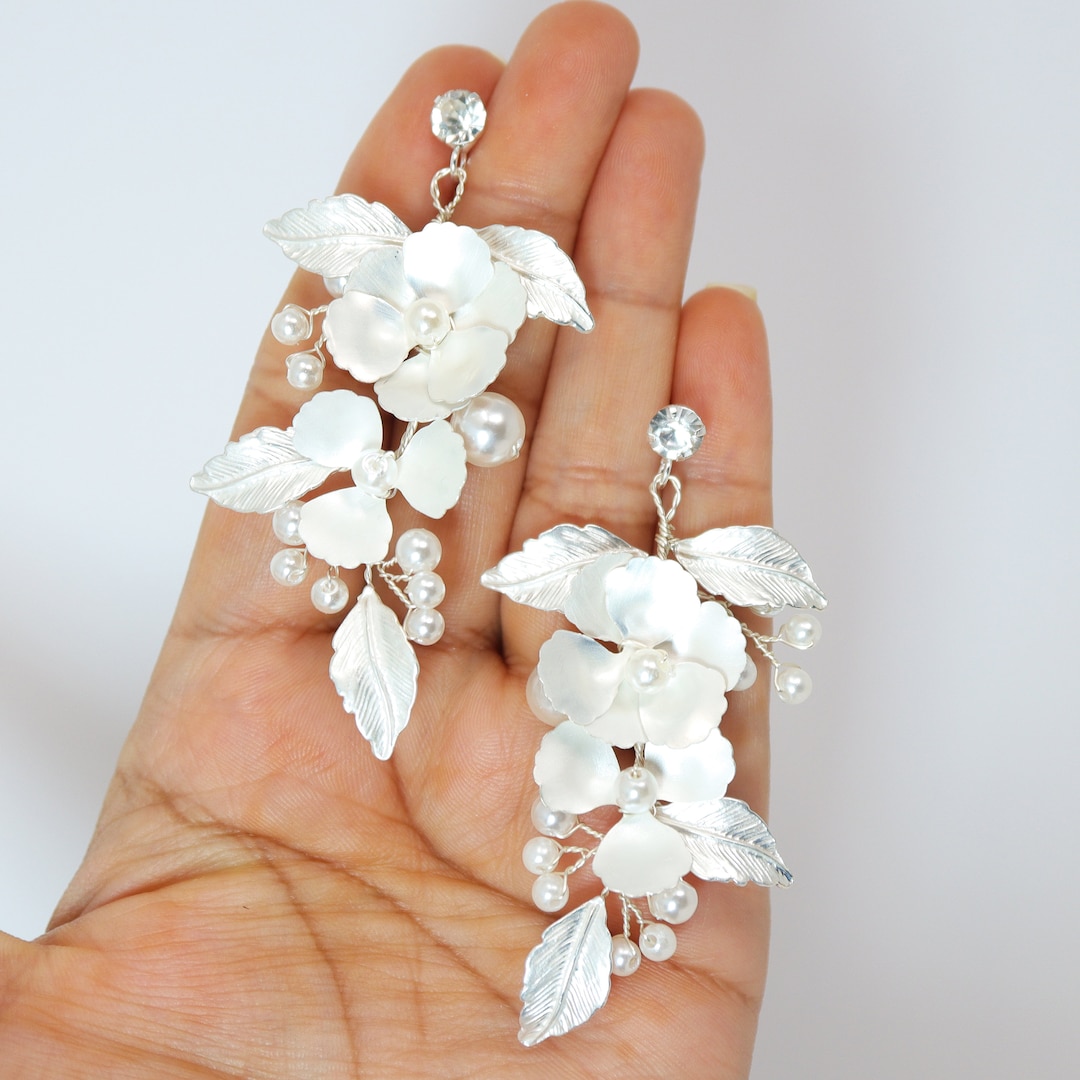 ネックレス・ペンダント SWAROVSKI Tough Flower Earrings 5136838 Tough stud earrings, Flower, Yellow, Mixed metal finish