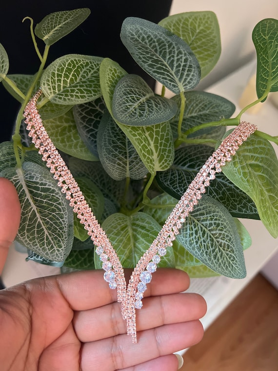 希少⭐︎ Swarovski V字型クリスタルネックレス　リーフ　スワロフスキー 希少⭐︎ Swarovski V字型クリスタルネックレス リーフ