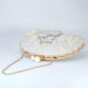 White Lace Embroidered Floral Wedding Shell Clutch, Statement Evening Clutch, Wedding Clutch, Bridal Clutch, Bridal Bag, Cross Body Bag
