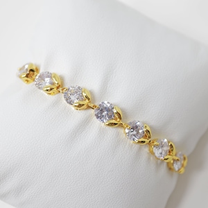 Floral Dainty Bracelet, Delicate Bracelet, Bracelet Femme, Wedding Bracelet, Bridesmaid Gift, Bride Bracelet, Bridal Bracelet, CZ bracelet.