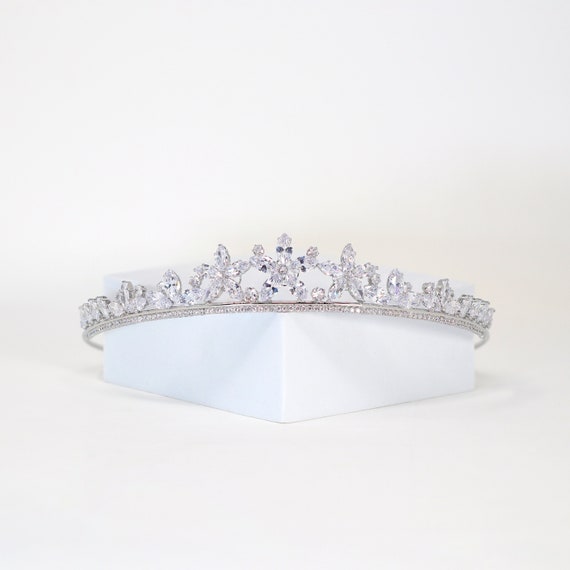 Swarovski Wedding Tiara, Bridal Crown Tiara, Flower Crystal  display picture 3