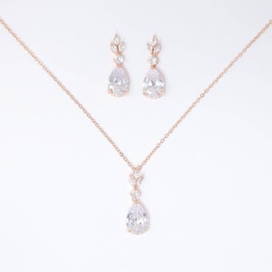 Collier délicat en forme de goutte de feuilles d'or rose en cristal de Swarovski, bijoux de mariée, boucles d'oreilles et collier de mariée, boucles d'oreilles tendance Cz, ensemble de colliers