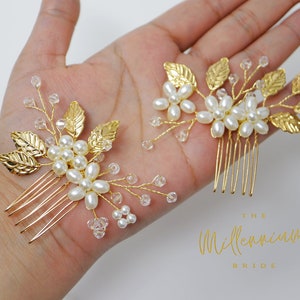 Swarovski Crystals And Pearl White flower Bridal Hair comb set, Bridal Hair Accessories, Wedding Hair Accessory, Bridal Hair Comb.