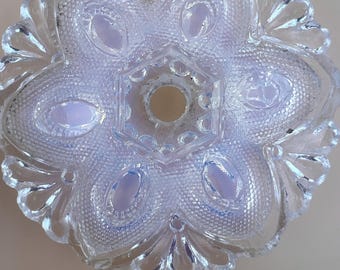 Par de prendedores de cortina florais em vidro prensado opalescente azul – rosetas iridescentes, medalhão para cortina estilo era vitoriana/depressão