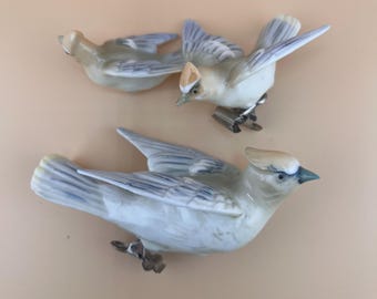 Par de enfeites de cacatua Ardalt Lenwile Verithin de meados do século XX com clipe – Fabricados no Japão