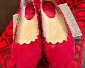 Audrey Brooke Red Suede Ballet Flats Scalloped Loafers - size 6