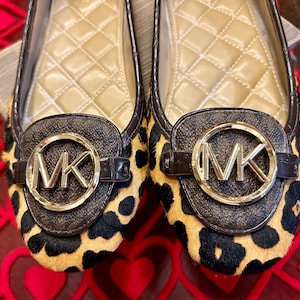 MICHAEL Michael Kors Black & Tiger-Print Gold-Logo Loafers Michael Kors Leopard Print Parker Loafers, Brand Size 6.5  main image 4