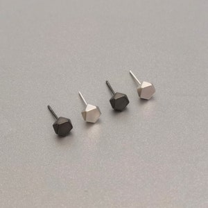 1 pair 925 Sterling Silver Studs / 3D Pentagon Stud Earrings/ Black Star geometrical Earring