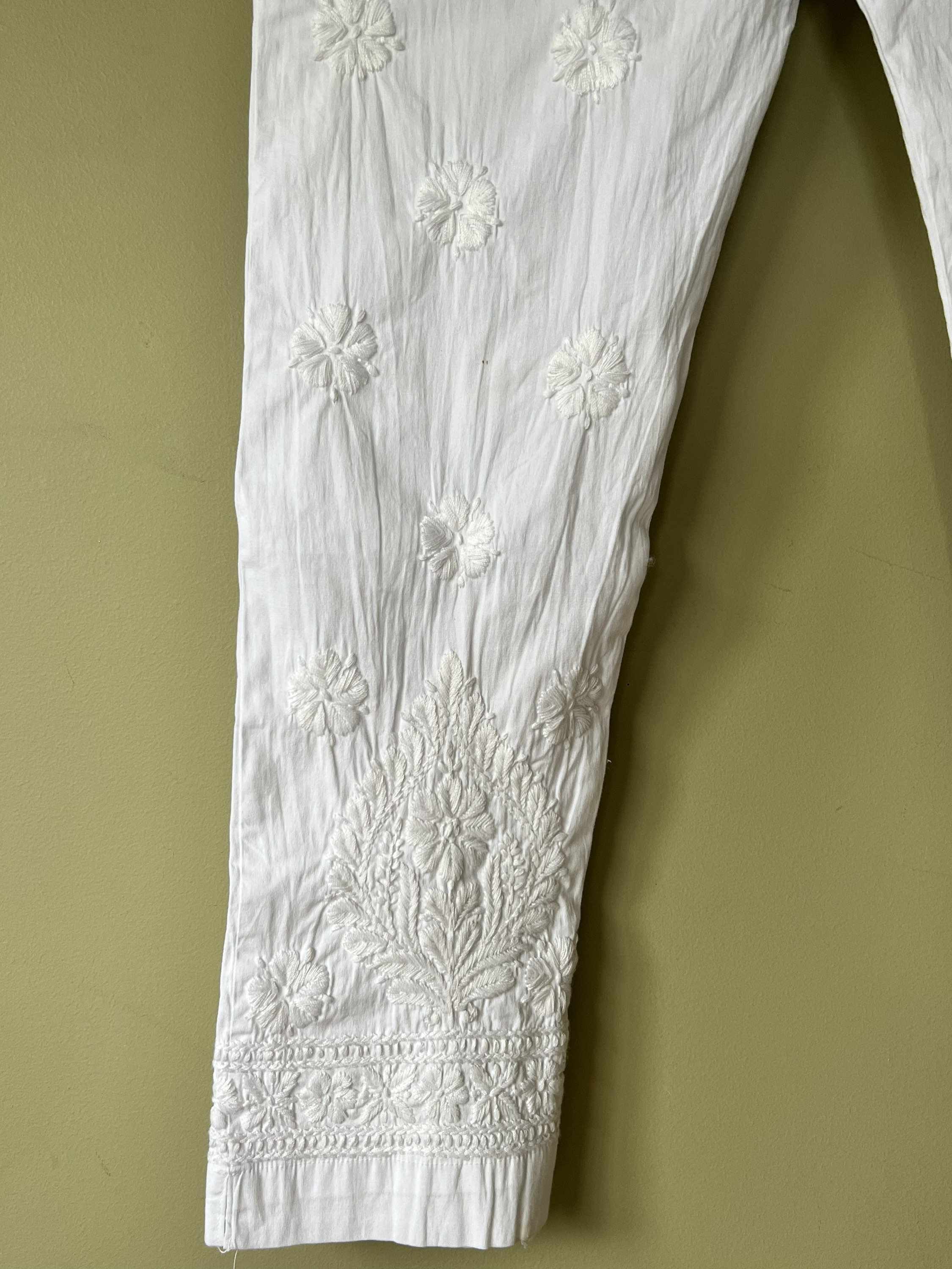 White Cotton Pant With Pocket and Chikankari Hand Embroidery