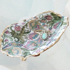 Paisley Design Oyster Shell - Trinket or Ring Dish - Gift Boxed - Nice Hostess Gift - William Morris  - Oyster Shell Art - Cape Cod Shells