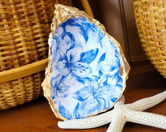 Blue Tiger Lily Oyster Shell, "Something Blue" for the Bride, Bridal Party Gifts, Beach Weddings, Hostess Gift, Available as Shell Ornament
