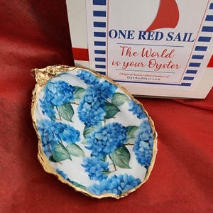 Blue Hydrangea Bloom Oyster Shell, Coastal Decor Beach House, House Warming Gift, Spring Hydrangea Blooms, Bridal Party Gifts, Gift Box,