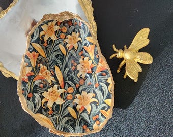 William Morris Tiger Lily Oyster Shell Dish & Ornament | Botanical Art Gift | Ring or Trinket Dish perfect Gift for Bridesmaids