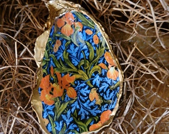 Elegant Oyster Shell Iris Design - Trinket/Ring Dish - Gift Box - Cape Cod Oyster Shells - William Morris  - Oyster Shell Art - Hostess Gift
