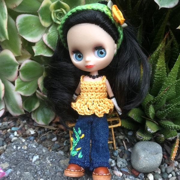 Petite hippie outfit, 4 inch doll jeans, Tiny Blythe doll clothes