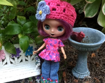 Petite hippie outfit, 4 inch doll jeans, Tiny Blythe doll clothes