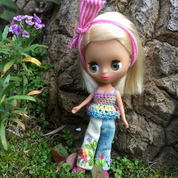 Petite hippie outfit, 4 inch doll jeans, Tiny Blythe doll clothes