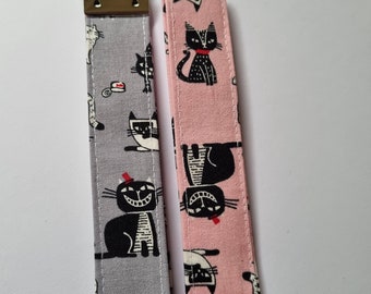 Cat key fob | Handmade | Wristlet | Key Holder | Key Accessories | Key Ring | Fabric Key fob | Wrist strap key holder