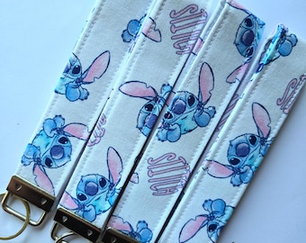 Steeksleutelhangers| Handgemaakt | Polsbandje | Sleutelhouder | Stoffen sleutelhanger | Disney-afdruk | Sleutelhouder polsbandje