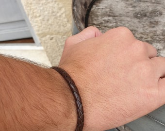 Men's braided leather bracelet, Intense brown or Camel, refined style, Magnetic stainless steel clasp