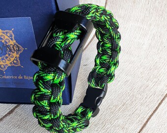 Survival bracelet in real Paracord with integrated bottle opener Green and black